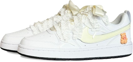 【訂製球鞋】 Nike Court Borough 小熊日記 雙綁帶 溫柔復古 可愛潮流 低筒 板鞋 GS 淡黃色 Shop 【訂製球鞋】 Nike Court Borough 小熊日記 雙綁帶 溫柔復古 可愛潮流 低筒 板鞋 GS 淡黃色