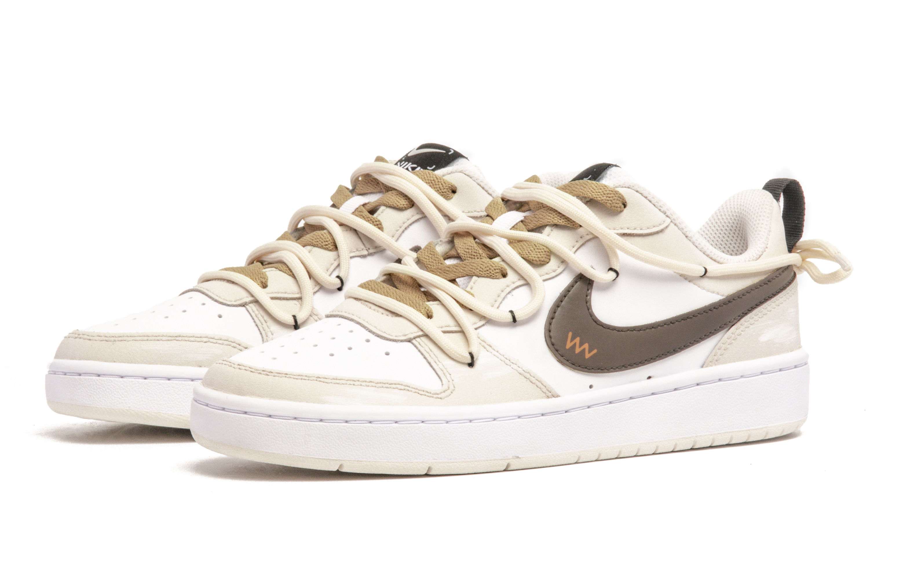 Lookbook [カスタムシューズ] ナイキ コートバラードロウ2『キャラメルコーヒーホワイト-ブラウン』 FJ7692-191(Team94-焦糖奶咖)