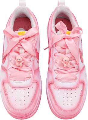 나이키 커스텀 코트 버로우 로우2 '허니베어' (핑크) BQ5448-124(Team52-蜜糖小熊S-BOX) Shop 나이키 커스텀 코트 버로우 로우2 '허니베어' (핑크) BQ5448-124(Team52-蜜糖小熊S-BOX)