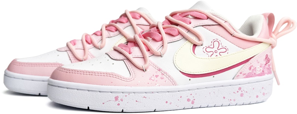 나이키 커스텀 코트 보로우 로우 2 '핑크 화이트 그래피티' BQ5448-100(Team11-粉白双勾女款) Lookbook 나이키 커스텀 코트 보로우 로우 2 '핑크 화이트 그래피티' BQ5448-100(Team11-粉白双勾女款)