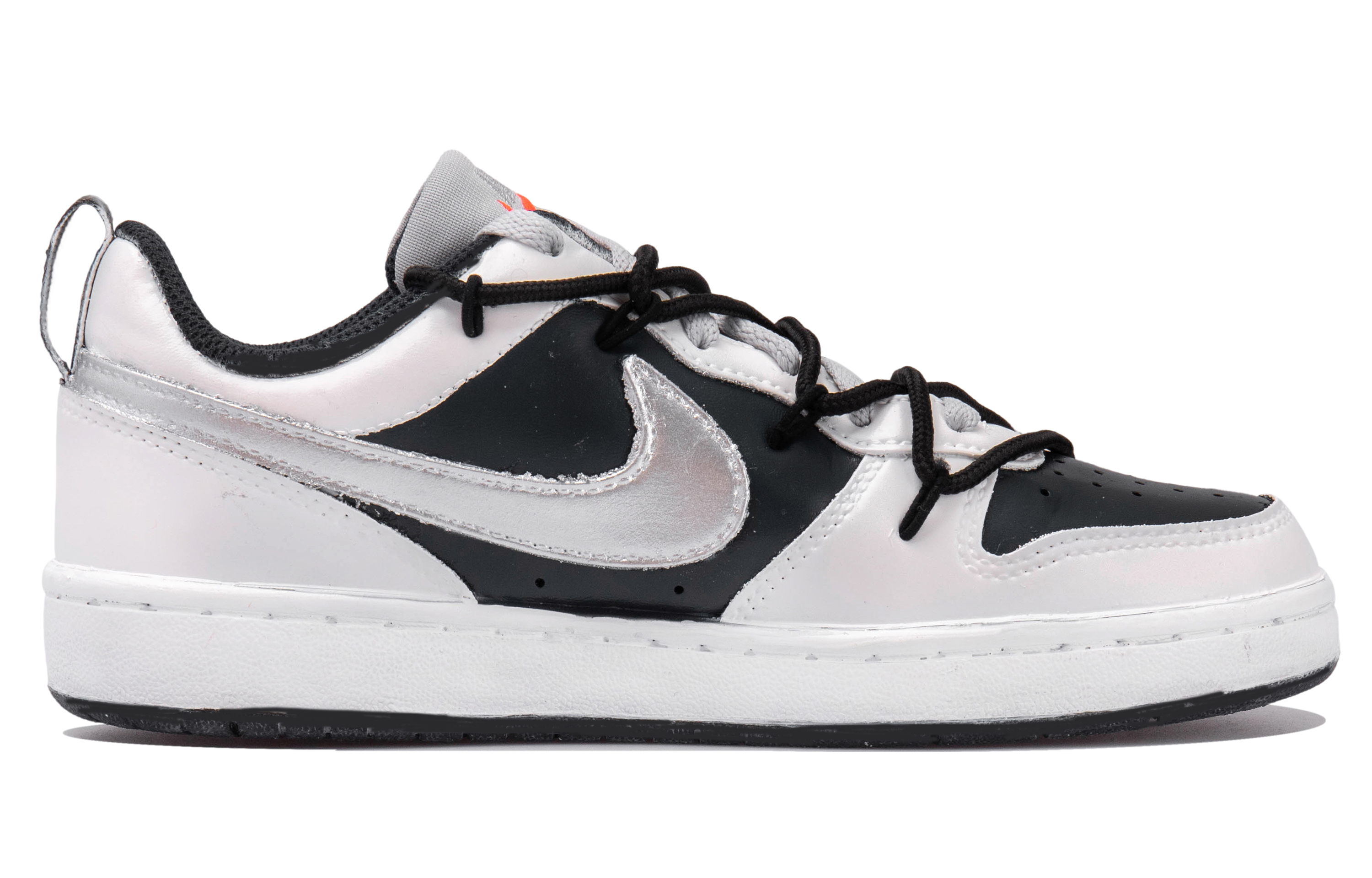 Lookbook 【自訂球鞋】Nike Court Borough OKHR 簡約十字架 銀勾 鐵牌裝飾 哥特風格解構 涂鴉 低筒 桌球鞋 GS 黑藍白