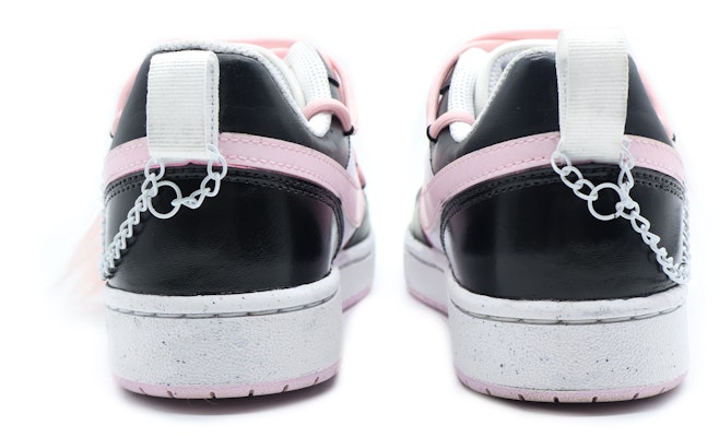 【訂製球鞋】 Nike Court Borough 甜美 Y2K 禮盒 愛心 金屬掛飾 解構 甜酷 舒適潮流 休閒百搭 低筒 板鞋 GS 黑粉色 Details for 【訂製球鞋】 Nike Court Borough 甜美 Y2K 禮盒 愛心 金屬掛飾 解構 甜酷 舒適潮流 休閒百搭 低筒 板鞋 GS 黑粉色