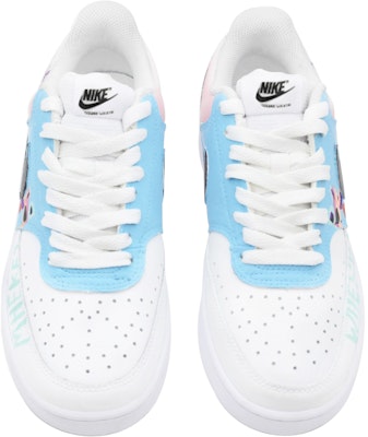 나이키 커스텀 코트 비전 로우 '도파민 그라피티 블루 핑크' DH2987-101(Team39-AMY122多巴胺) Shop 나이키 커스텀 코트 비전 로우 '도파민 그라피티 블루 핑크' DH2987-101(Team39-AMY122多巴胺)