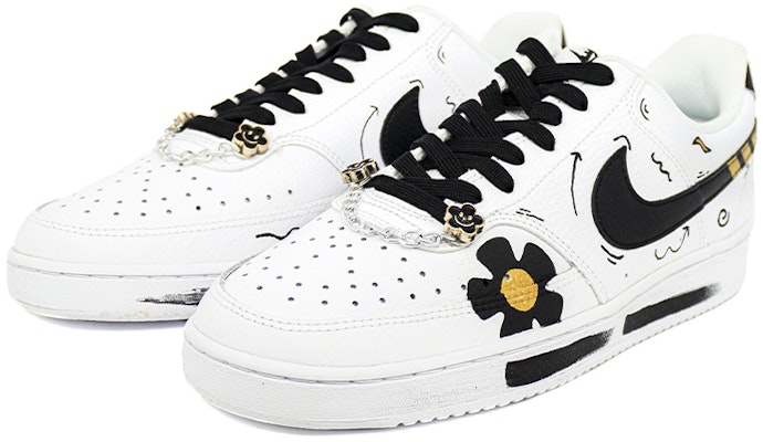 나이키 커스텀 코트 비전 로우 '로봇 해바라기' (80자) CD5463-101(Team肆-梅花机器人涂鸦喷绘) Lookbook 나이키 커스텀 코트 비전 로우 '로봇 해바라기' (80자) CD5463-101(Team肆-梅花机器人涂鸦喷绘)