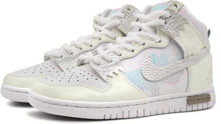 나이키 덩크 하이 '용의 해' 커스텀 (Nike Dunk High '용의 해' Custom) DO2321-111(Team16-龙潜云渊黄青BOX) Shop 나이키 덩크 하이 '용의 해' 커스텀 (Nike Dunk High '용의 해' Custom) DO2321-111(Team16-龙潜云渊黄青BOX)