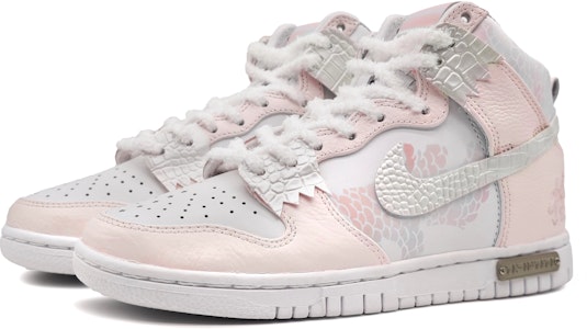 【客製化球鞋】 Nike Dunk “拾”壹心製造 CNY龍年限定 龍潛雲淵 特殊鞋盒 藝術漸變 高筒 板鞋 男女同款 粉白 Shop 【客製化球鞋】 Nike Dunk “拾”壹心製造 CNY龍年限定 龍潛雲淵 特殊鞋盒 藝術漸變 高筒 板鞋 男女同款 粉白