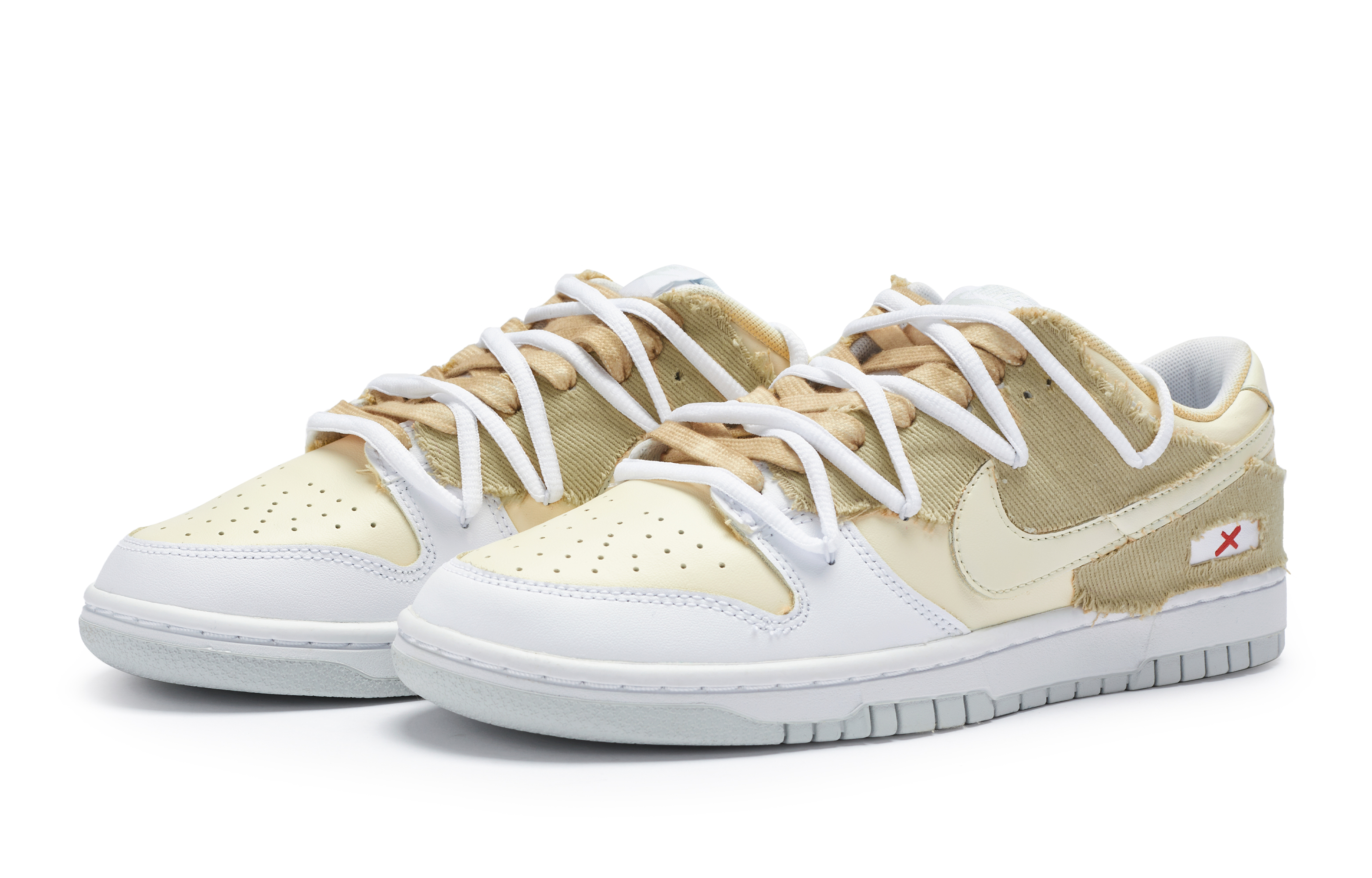 Lookbook 【訂製球鞋】 Nike Dunk Low 811製造 戰地天使 高級簡約 毛邊貼布 手繪噴繪 低筒 板鞋 GS 米黃白