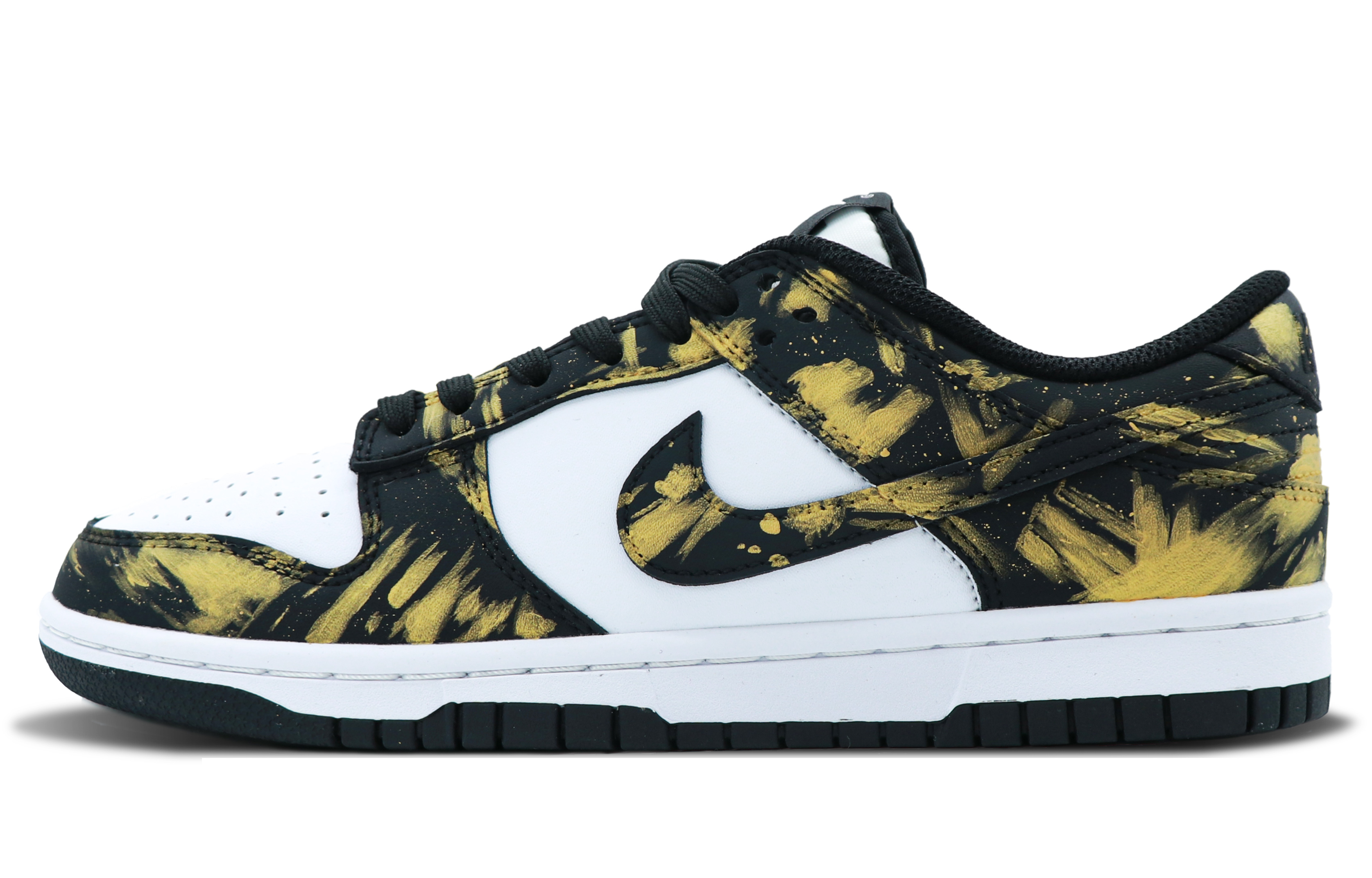 Buy [定制鞋款] 耐克Dunk Low '黑金熊猫迷彩' CW1590-100(Team147-黑金派对)