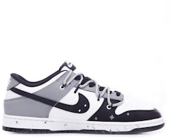 【カスタムシューズ】ナイキ ダンク ロー『ブラックグレースターズ』 DD1391-100(Team60-男款以星计爱) Order 【カスタムシューズ】ナイキ ダンク ロー『ブラックグレースターズ』 DD1391-100(Team60-男款以星计爱)