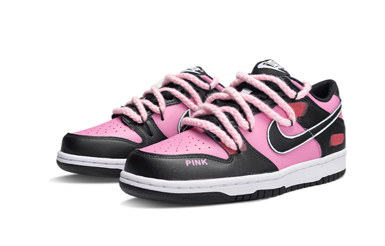 Shop [カスタムシューズ] ナイキ ダンク ロー 'ブラック ピンク' CW1590-100(Team拾陆-樱红黑粉大童)
