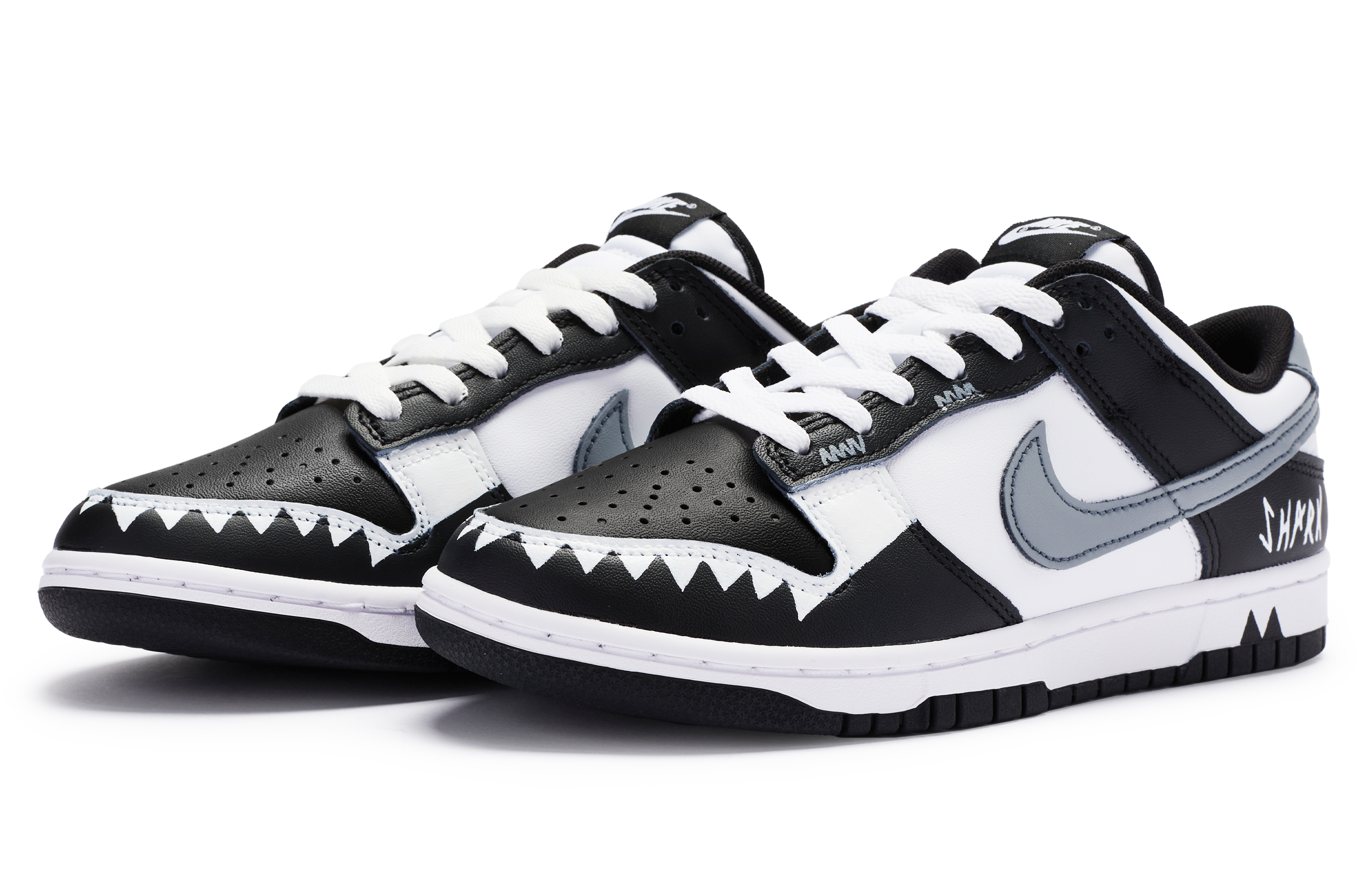 Shop [Zapatillas Personalizadas] Nike Dunk Low 'Blanco Negro BIGNIU' DD1391-100(TeamR-男款酷酷鲨)