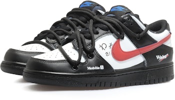【定制球鞋】Nike Dunk Low 賽車設計款 改裝車文化 潮流logo 街頭 城市機能 解構鞋帶 低幫 板鞋 GS 黑白紅 Lookbook 【定制球鞋】Nike Dunk Low 賽車設計款 改裝車文化 潮流logo 街頭 城市機能 解構鞋帶 低幫 板鞋 GS 黑白紅