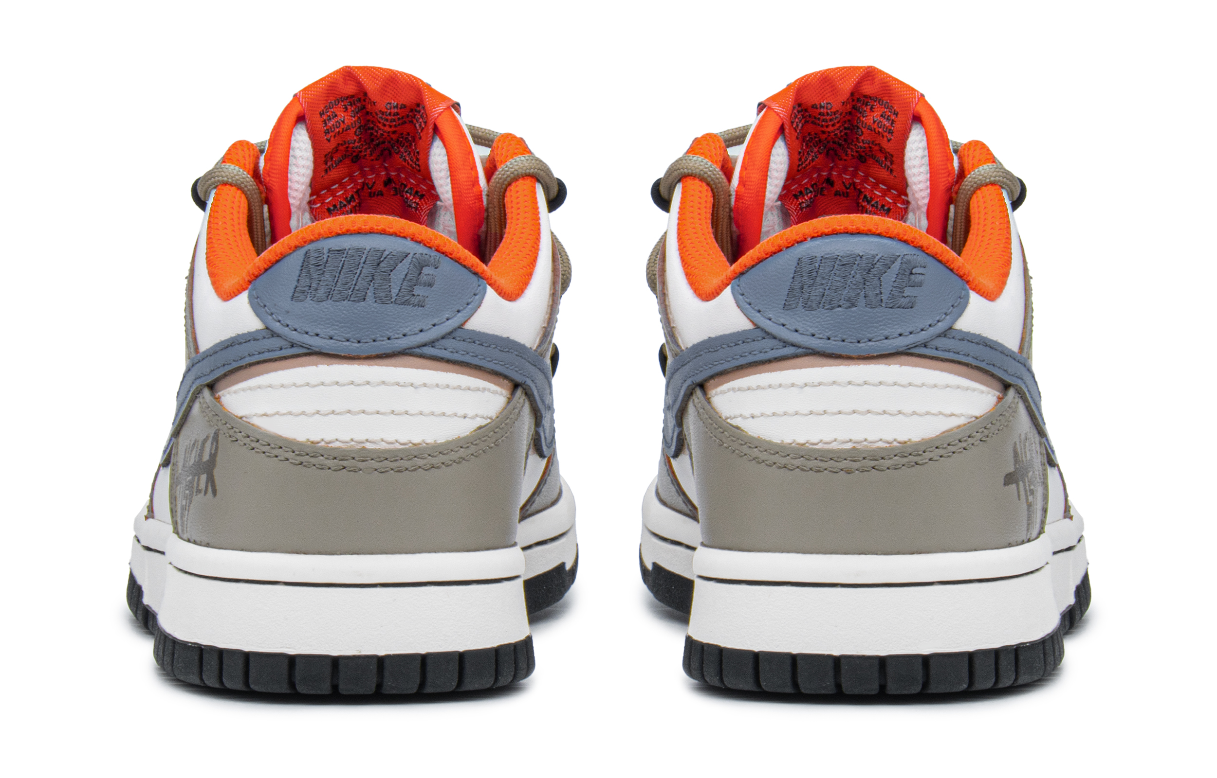 Shop 나이키 덩크 로우 '블루베리 밀크티 그래피티' (58 characters) DH9765-003(TeamA-DK蓝莓奶茶)