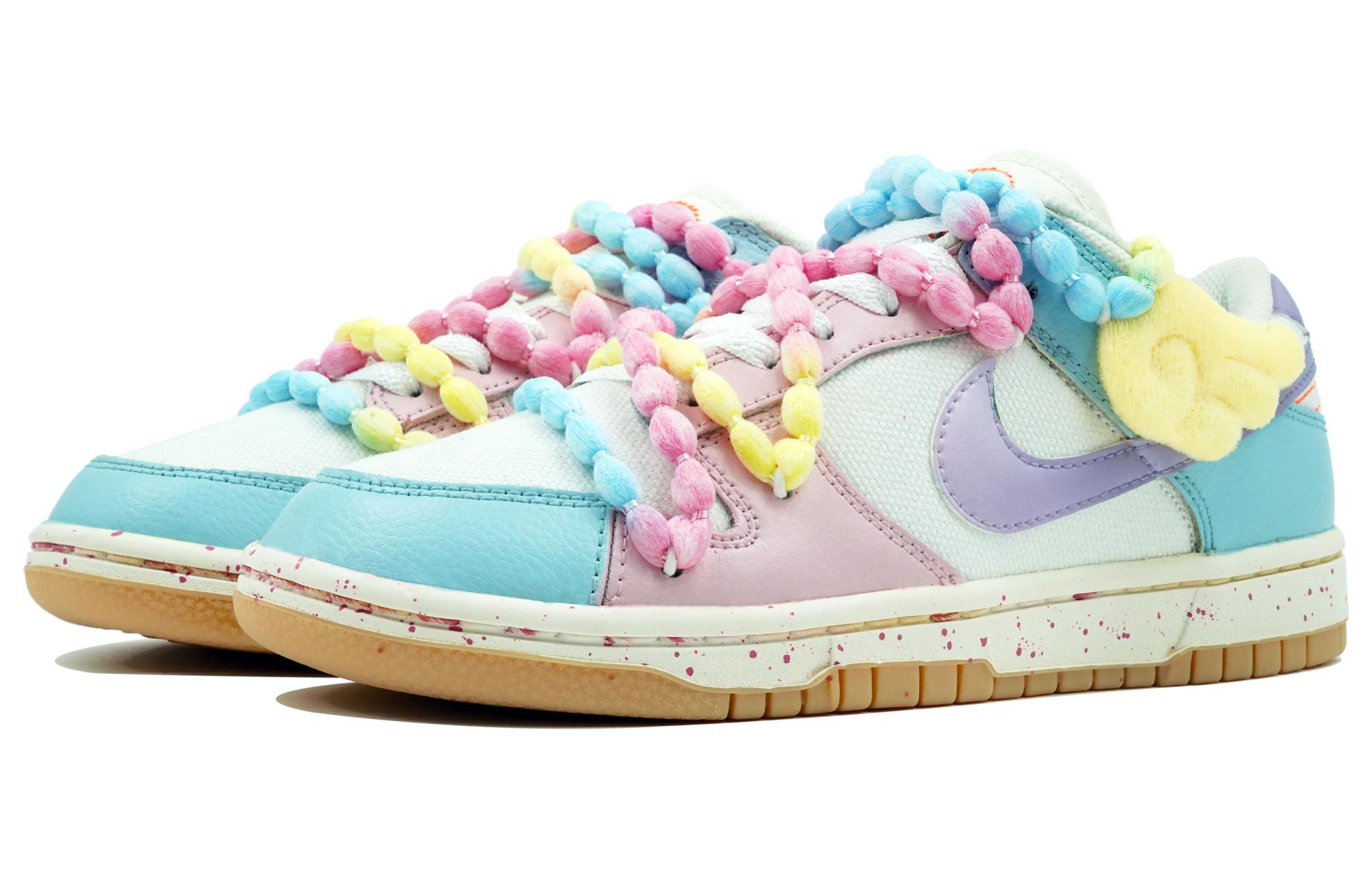 Shop 【定制球鞋】 Nike Dunk 萬花弄 糖果超甜 禮盒 可愛動漫風 時尚 舒適 百搭 潮流 簡約 休閒 運動 低幫 板鞋 男女同款 粉白藍