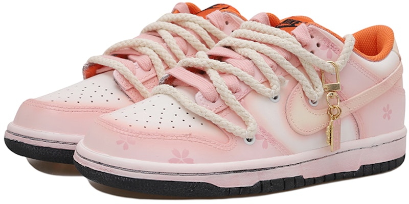 나이키 덩크 로우 '벚꽃 핑크' (커스텀) DH9765-003(Team拾玖-樱花挂链S-BOX) Lookbook 나이키 덩크 로우 '벚꽃 핑크' (커스텀) DH9765-003(Team拾玖-樱花挂链S-BOX)