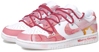 나이키 덩크 로우 '크리스마스 불꽃 로지 그라데이션' (Nike Dunk Low '크리스마스 불꽃 로지') DH9765-100(Team拾玖-烟花圣诞女S-BOX) Lookbook 나이키 덩크 로우 '크리스마스 불꽃 로지 그라데이션' (Nike Dunk Low '크리스마스 불꽃 로지') DH9765-100(Team拾玖-烟花圣诞女S-BOX)