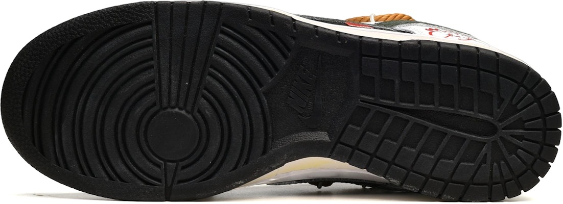 나이키 덩크 로우 '크리스마스 나이트 그라피티' (커스텀) DD1391-100(TeamE-男款圣诞夜白黑绿) Details for 나이키 덩크 로우 '크리스마스 나이트 그라피티' (커스텀) DD1391-100(TeamE-男款圣诞夜白黑绿)