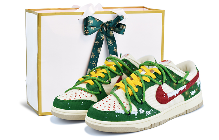 Buy [Sepatu Kustom] Nike Dunk Low 'Hiasan Salju Natal' DV0834-100-476537