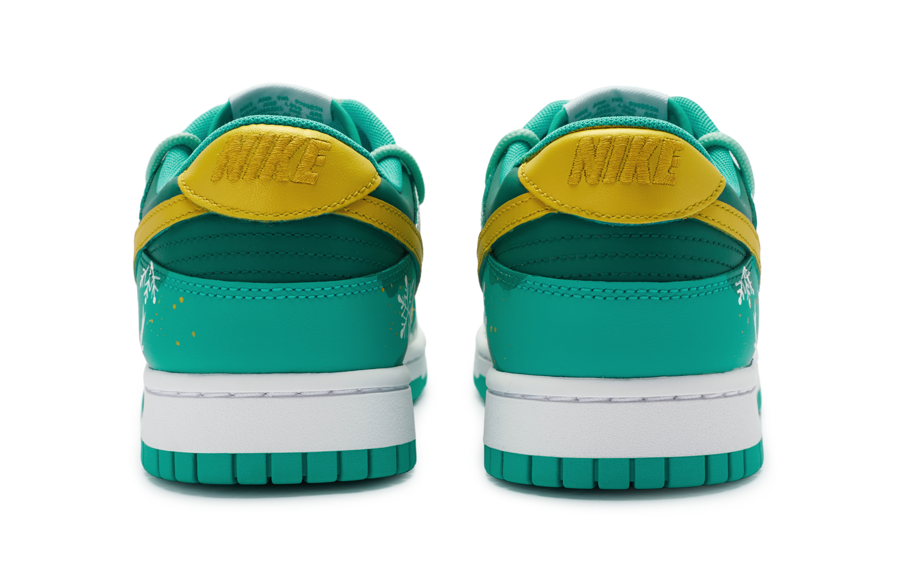 Shop ナイキ ダンク Low クリスマストナカイ (カスタム) DV0833-101-485192