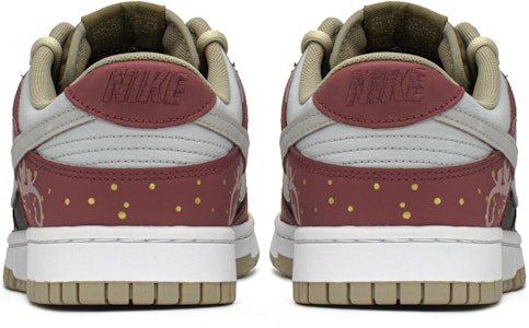 나이키 덩크 로우 '춘절 레드 브라운' (커스텀 슈즈) DJ6188-200(TeamA-DK男云纹红棕S-BOX) Shop 나이키 덩크 로우 '춘절 레드 브라운' (커스텀 슈즈) DJ6188-200(TeamA-DK男云纹红棕S-BOX)