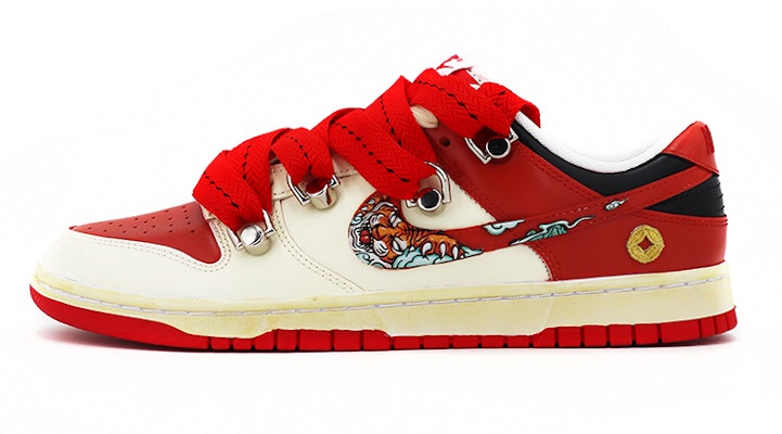 【定製球鞋】Nike Dunk Low Vibe風做舊 解構鞋帶 CNY虎年限定 3D燙印浮雕 中國風元寶 低幫 板鞋 男款 白紅 Buy 【定製球鞋】Nike Dunk Low Vibe風做舊 解構鞋帶 CNY虎年限定 3D燙印浮雕 中國風元寶 低幫 板鞋 男款 白紅