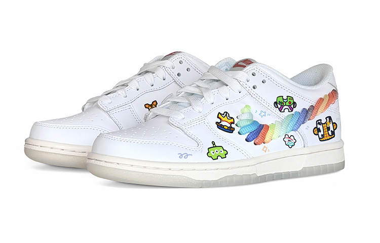 Shop 나이키 덩크 로우 '코믹 퍼즐 화이트' (커스텀) FN4861-100(TeamD-玩具拼图)