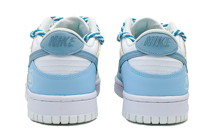 Shop [Sneakers Kustom] Nike Dunk Low 'Motif Sapi Susu Biru' DH9765-100(Team27-女款新鲜牛乳奶蓝白)