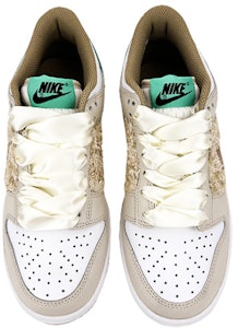 【定制球鞋】 Nike Dunk Low 小香貼布 秋冬 絲綢鞋帶 塗鴉 低幫 板鞋 GS 米棕 Shop 【定制球鞋】 Nike Dunk Low 小香貼布 秋冬 絲綢鞋帶 塗鴉 低幫 板鞋 GS 米棕