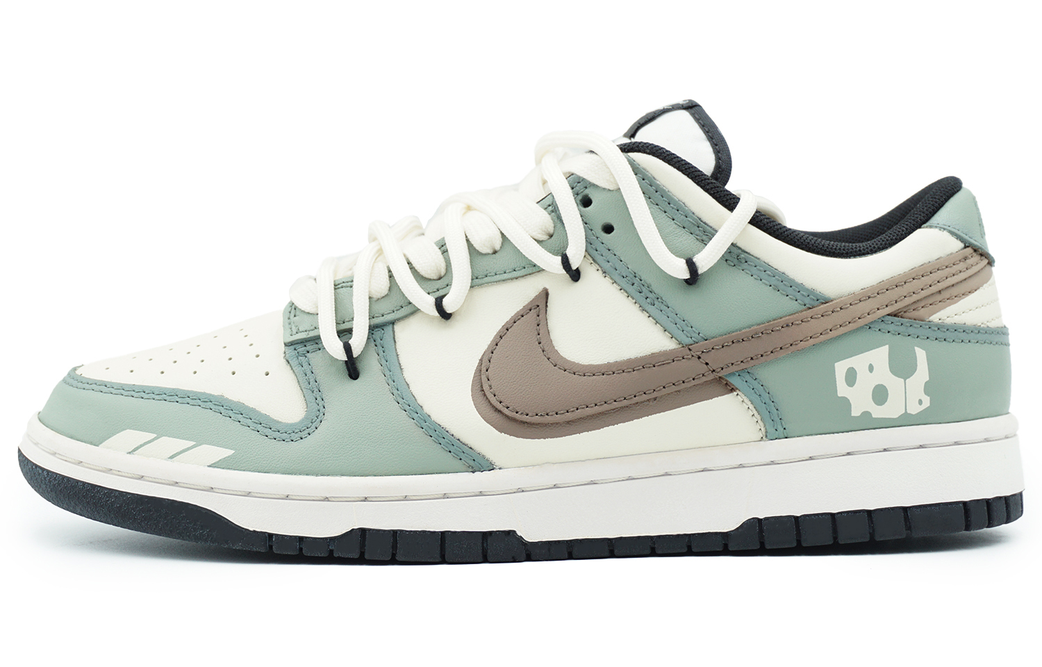 Buy 나이키 덩크 로우 '커스텀 판다 티파니' (Nike Dunk Low 'Custom Panda Tiffany') CW1590-100-444032