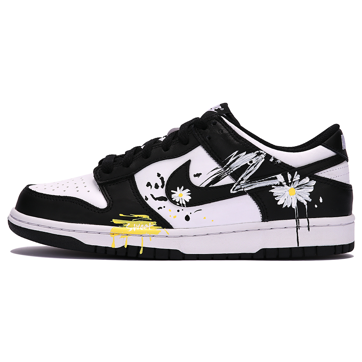 Buy [Sneakers Kustom] Nike Dunk Low 'Daisy Graffiti Splash Panda' CW1590-100(TeamThree-小雏菊-黑白)