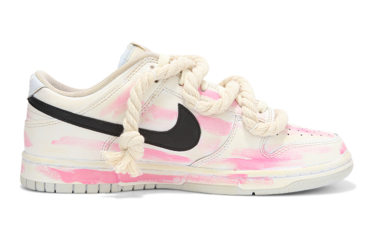 Order 【カスタムシューズ】ナイキ ダンク ロー「デコンストラクテッド グラフィティ オキシダイズド ブラック-ピンク」 DH9765-102(Team24-女款粉做旧涂鸦)