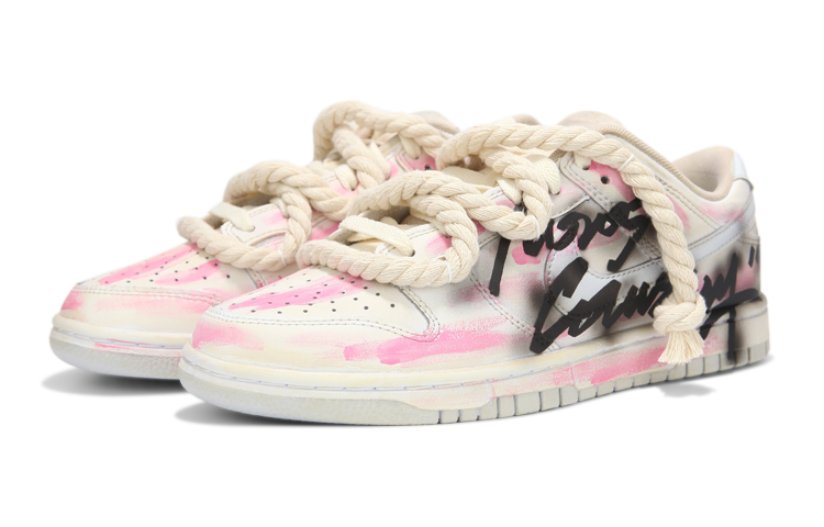 Lookbook 【カスタムシューズ】ナイキ ダンク ロー「デコンストラクテッド グラフィティ オキシダイズド ブラック-ピンク」 DH9765-102(Team24-女款粉做旧涂鸦)