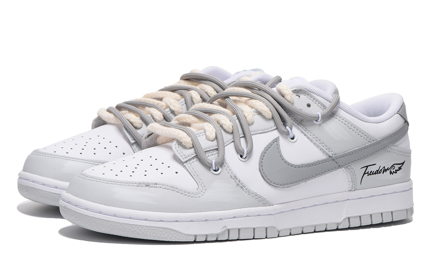 Lookbook 【カスタムシューズ】ナイキ ダンク ロー「デコンストラクト グレイウィング」 DV0831-101(Team59-男款灰色四)