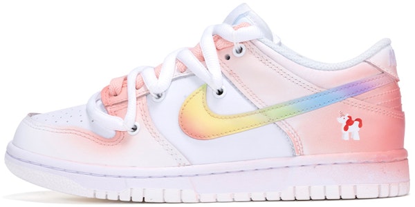 【訂製球鞋】Nike Dunk Low 解構鞋帶 彩虹 手繪噴繪 特殊鞋盒 低幫 板鞋 GS 白粉 Buy 【訂製球鞋】Nike Dunk Low 解構鞋帶 彩虹 手繪噴繪 特殊鞋盒 低幫 板鞋 GS 白粉