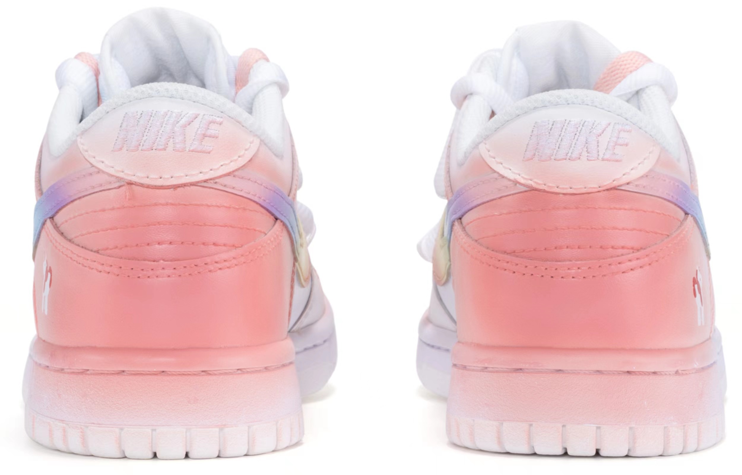 Shop カスタム ダンク ロー "レインボー手描き" (Kasutamu Danku Rō "Reinbō Tegaki") DH9765-100(TeamR-女款彩虹白粉SBOX)