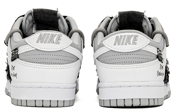 Shop 나이키 덩크 로우 '데님 페이즐리 그래피티' (커스텀) DJ6188-003(team肆-牛仔缝布腰果花)