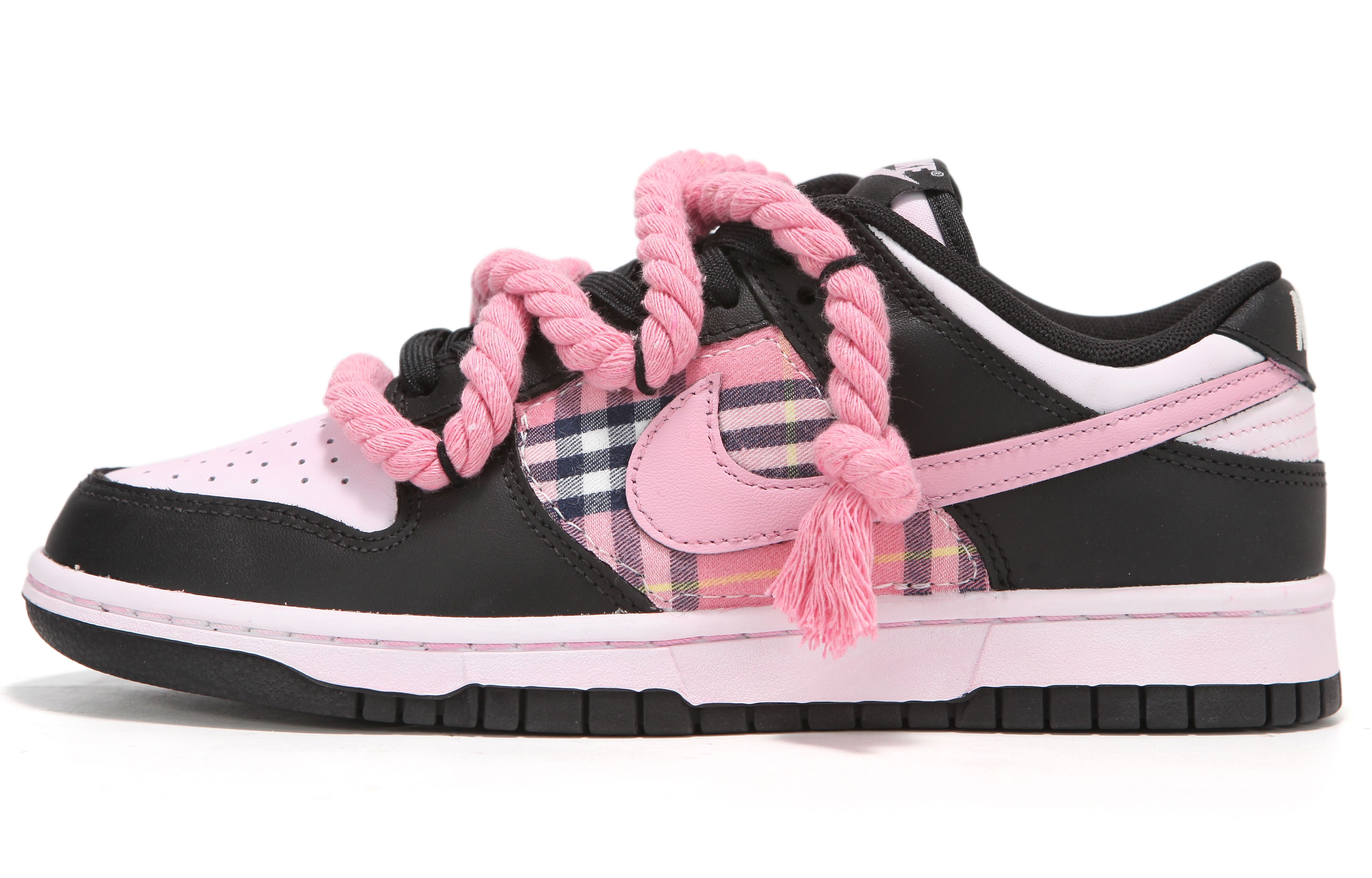 Buy ナイキ ダンク カスタム「パンダ錆加工」
(Nike Danku Kasutamu "Panda Sabi Kakō") DD1391-100-484954