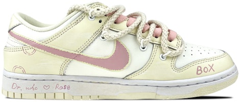 ナイキ ダンク ロー "ローズ TARDIS" (カスタム) DJ6188-100(Team叁-男款神秘博士S-BOX) Order ナイキ ダンク ロー "ローズ TARDIS" (カスタム) DJ6188-100(Team叁-男款神秘博士S-BOX)