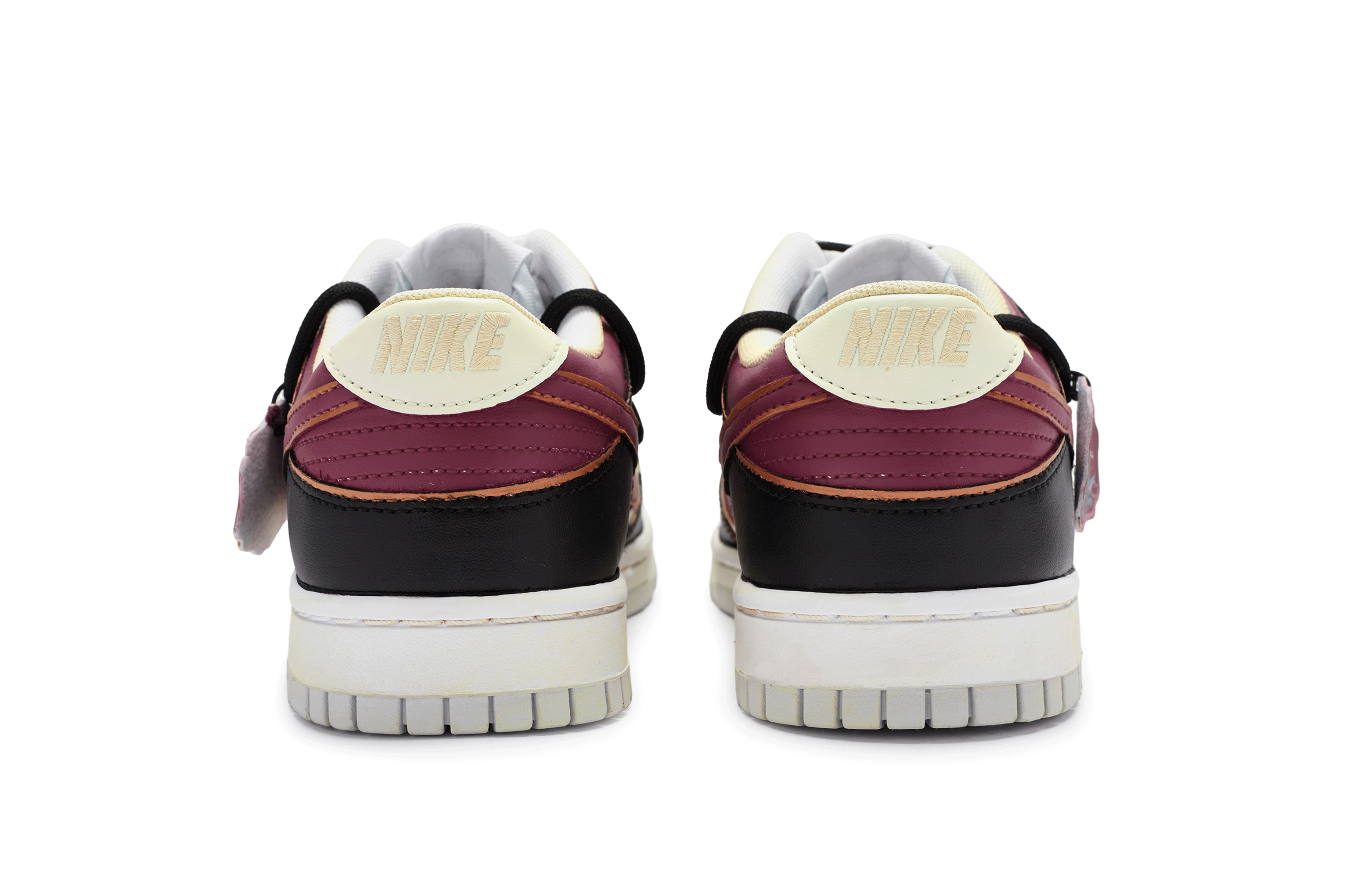 Purchase 【客製球鞋】Nike Dunk Low 811製造 琺瑯花鳥 台灣風 古典 手繪噴繪 防滑 低筒 板鞋 GS 紫紅黑