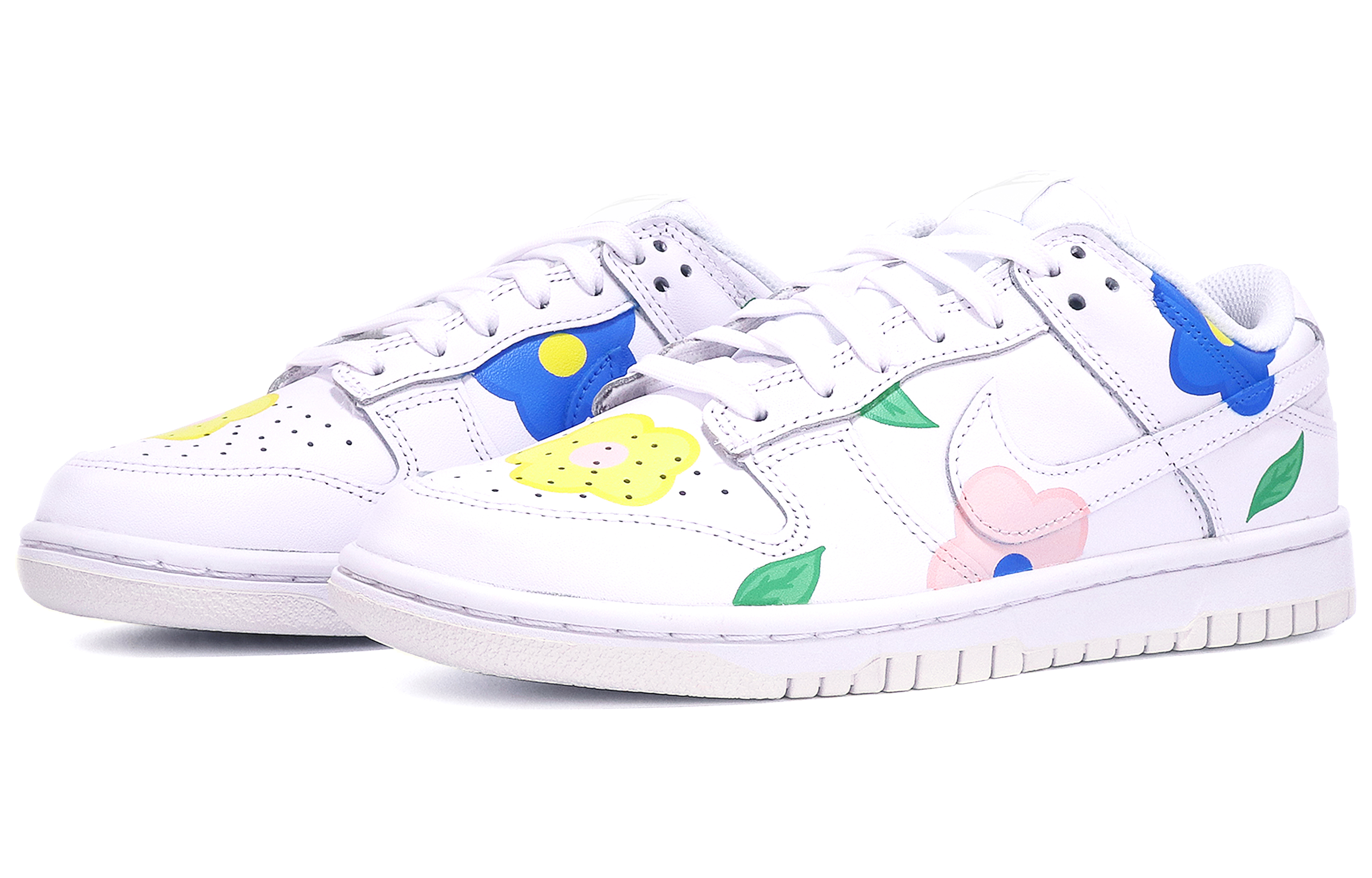 Shop 【カスタムシューズ】ナイキ ダンク ロー 'フローラル グラフィティ' DH9765-100(TeamTen-女款七夕大花)