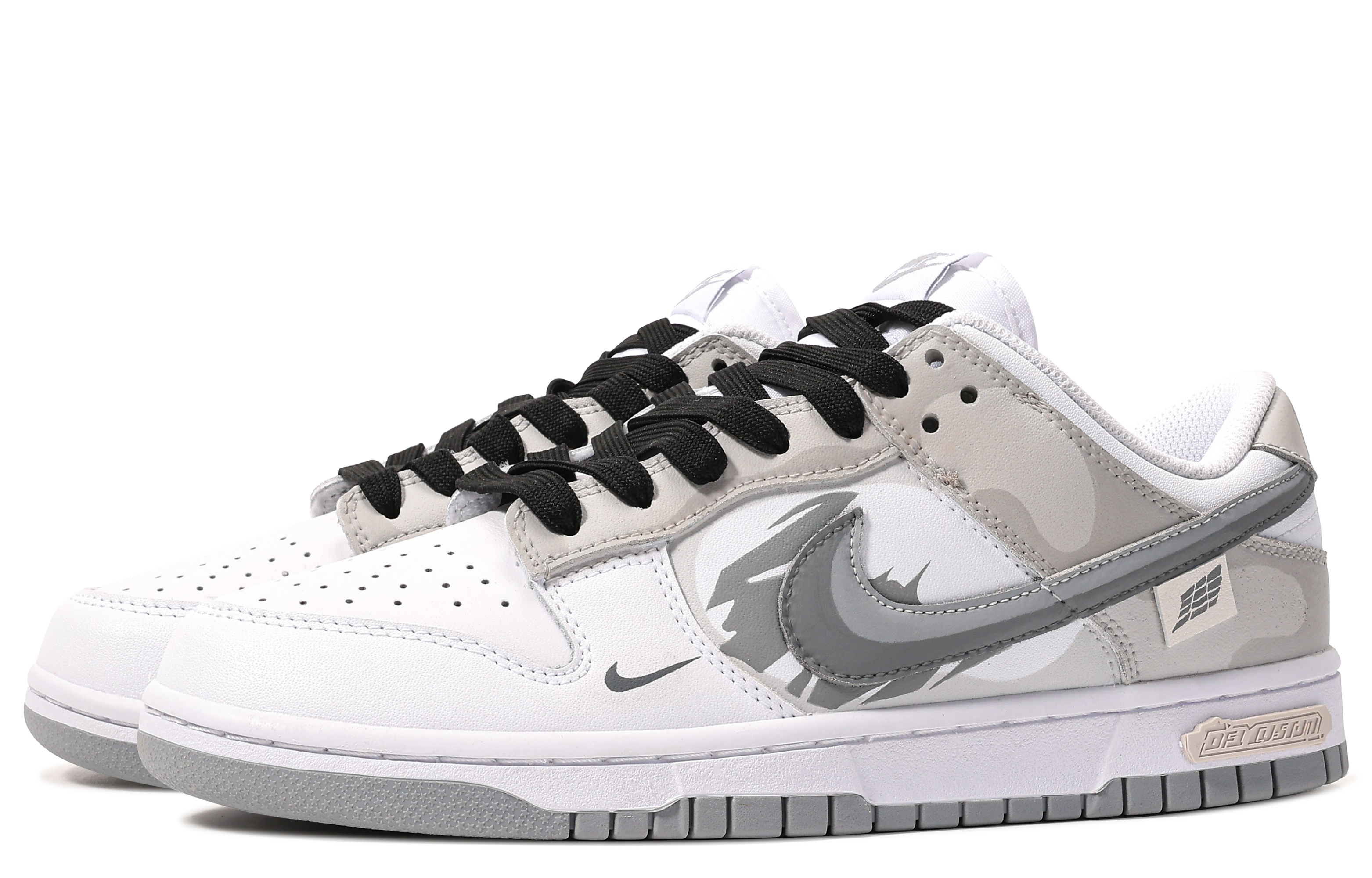 Shop [定制鞋款] 耐克Dunk Low '加布里埃尔涂鸦灰白' DV0831-101(TeamM-加百列)