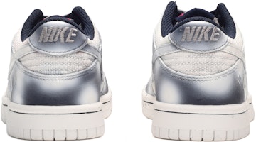 나이키 덩크 로우 '갤럭시 그라피티' (커스텀) DM1051-400(TeamE-女款银河漫游黑白) Shop 나이키 덩크 로우 '갤럭시 그라피티' (커스텀) DM1051-400(TeamE-女款银河漫游黑白)