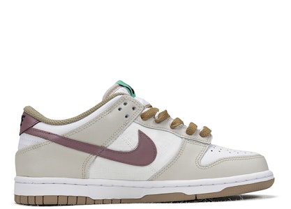 나이키 덩크 로우 '여친곰' (커스텀) DX6063-131(Teamp-臭屁熊) Lookbook 나이키 덩크 로우 '여친곰' (커스텀) DX6063-131(Teamp-臭屁熊)