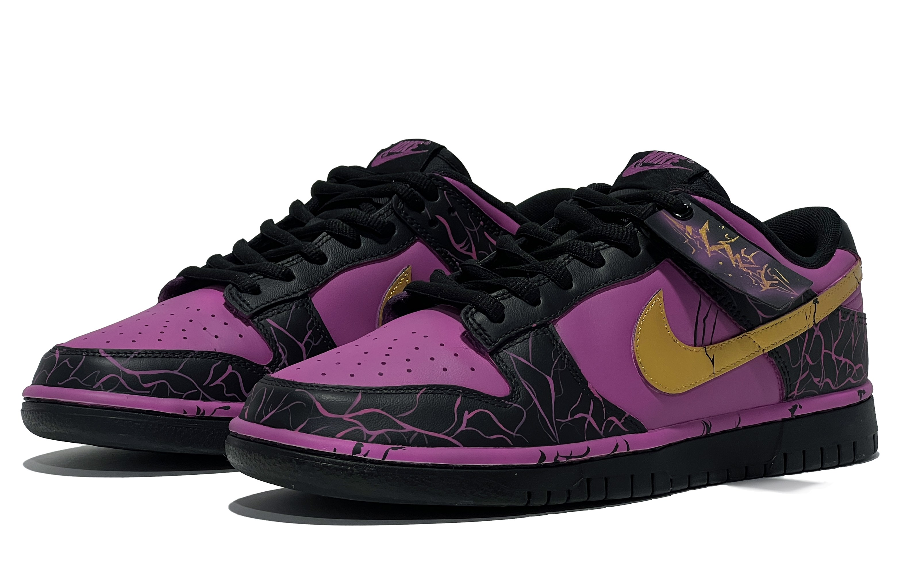 Lookbook 나이키 덩크 로우 '고딕 외계인 침공 검보라' (shortened: 덩크 로우 '고딕 외계인 검보라') DD1391-100-445564