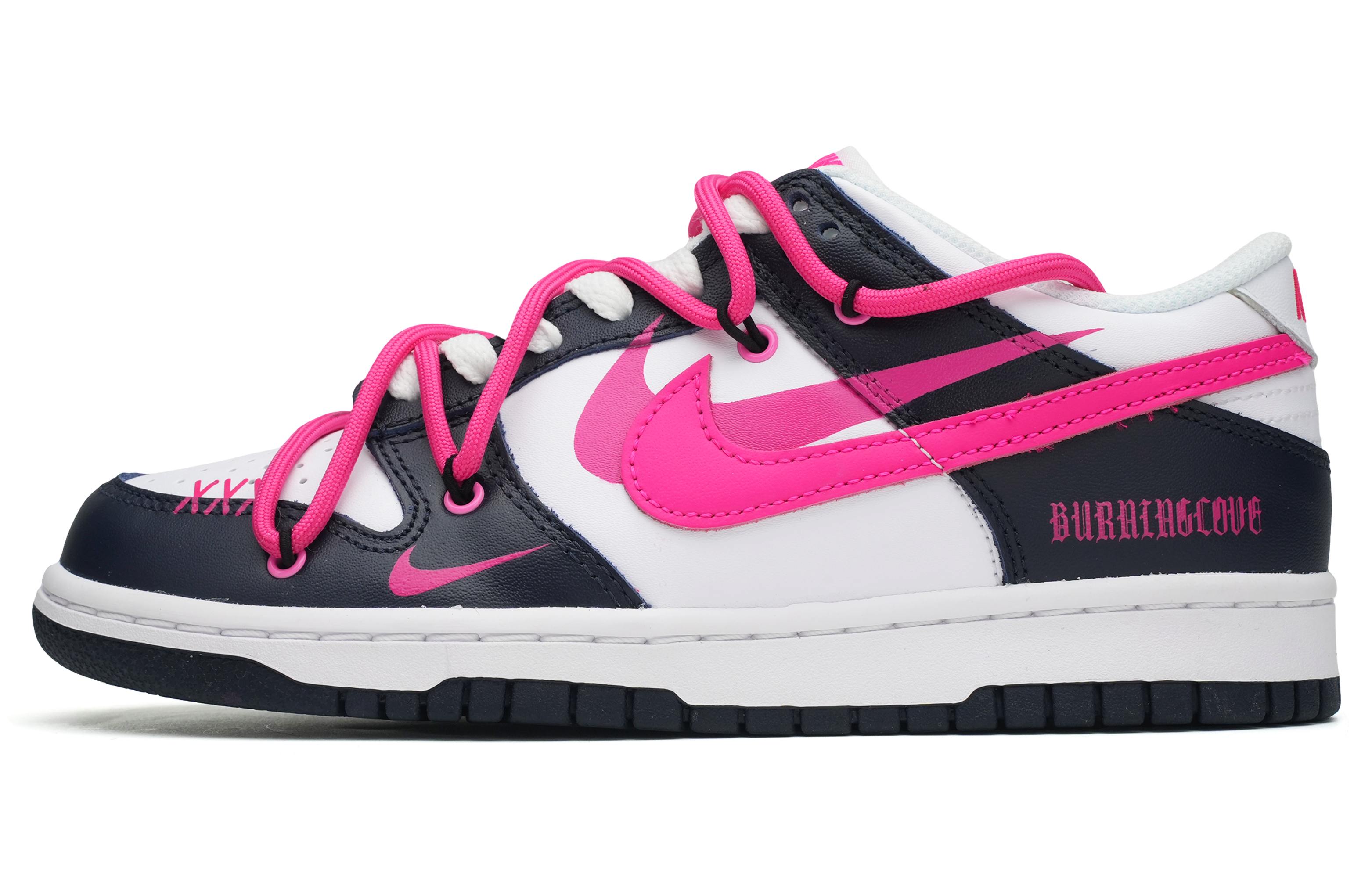Buy [Zapatos Personalizados] Nike Dunk Low 'Gothic Swoosh Blanco Negro Rosa' FB9109-401(Team35-活力三钩)