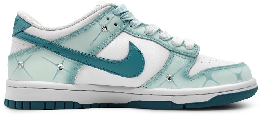 【訂製球鞋】Nike Dunk Low 青青糯山 鑲鑽 漸變青綠 小清新色彩 低筒 板鞋 GS 青色 Order 【訂製球鞋】Nike Dunk Low 青青糯山 鑲鑽 漸變青綠 小清新色彩 低筒 板鞋 GS 青色