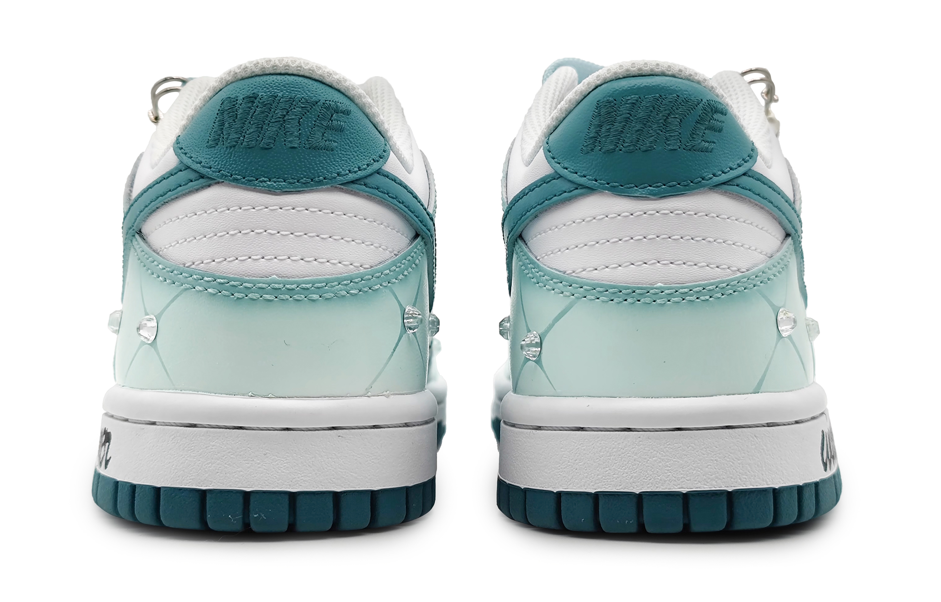 Purchase [Sepatu Custom] Nike Dunk Low 'Gradient Hijau Segar' FD9911-101(Team16-青青糯山)