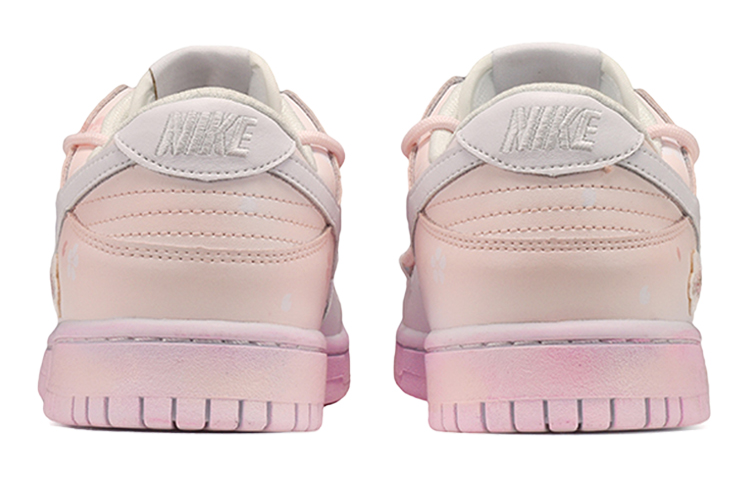 Shop [定制鞋] 耐克Dunk Low '渐变樱花' DH9765-100(TeamE-女款渐变樱花浅粉)