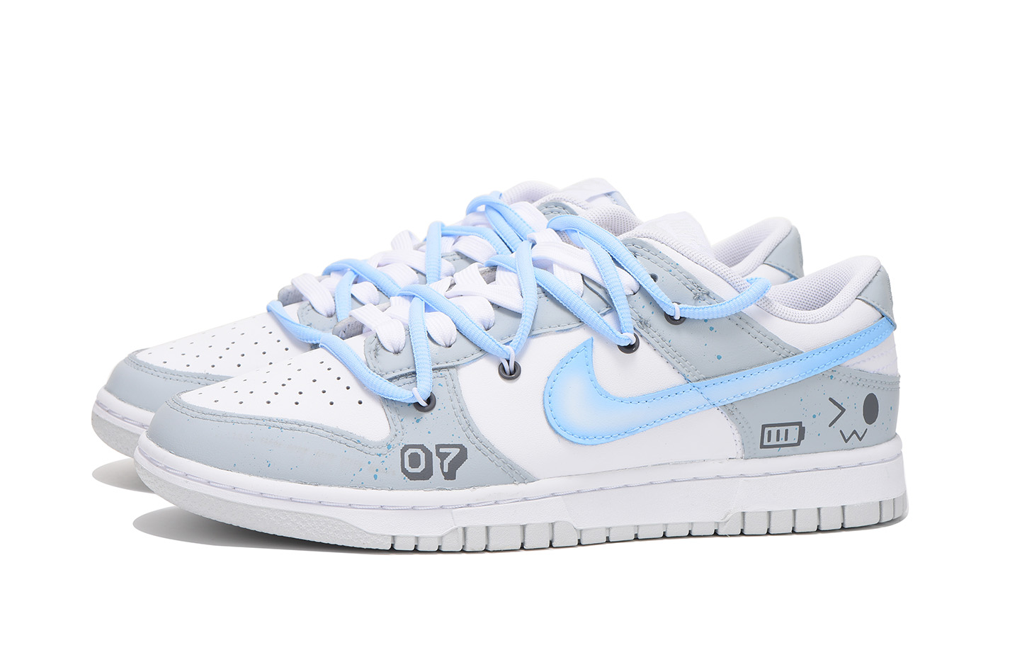 Lookbook [Sepatu Custom] Nike Dunk Low 'Abu-Abu Biru Vibe' DV0831-101(Team拾伍-男款07电玩)