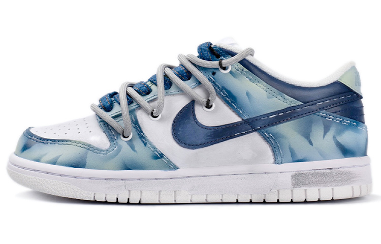Buy Nike ダンク ロー "グレーフォグ デコン レトロデニム グラフィティ" DH9765-100(TeamR-女款水洗丹宁喷绘蓝白)